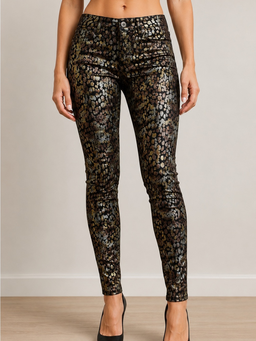 Cult of Individuality Zen Mid-Rise Metallic Leopard Print Skinny Pants. NWT